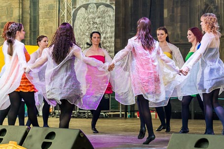 INIS - taneční vystoupení na historickém víkendu 2013
